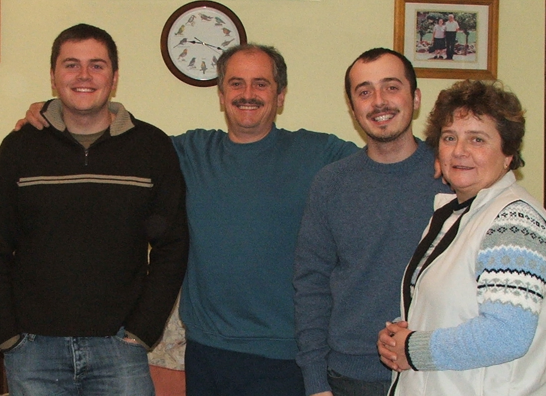 Svetlana i Ljubomir Ilic, i sinovi Sladjan i Srdjan Ilic. (foto-2006)